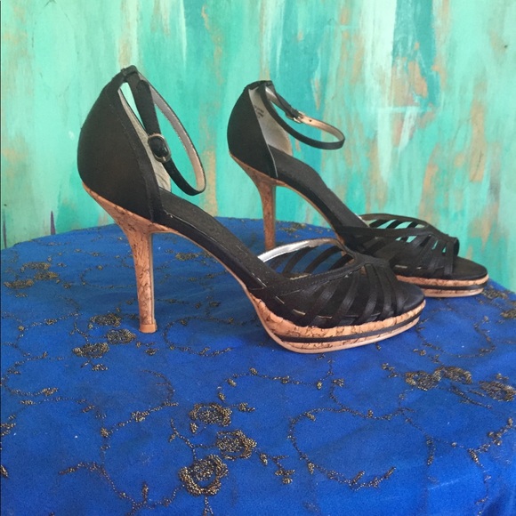 Shoes - Picture 2 of 5